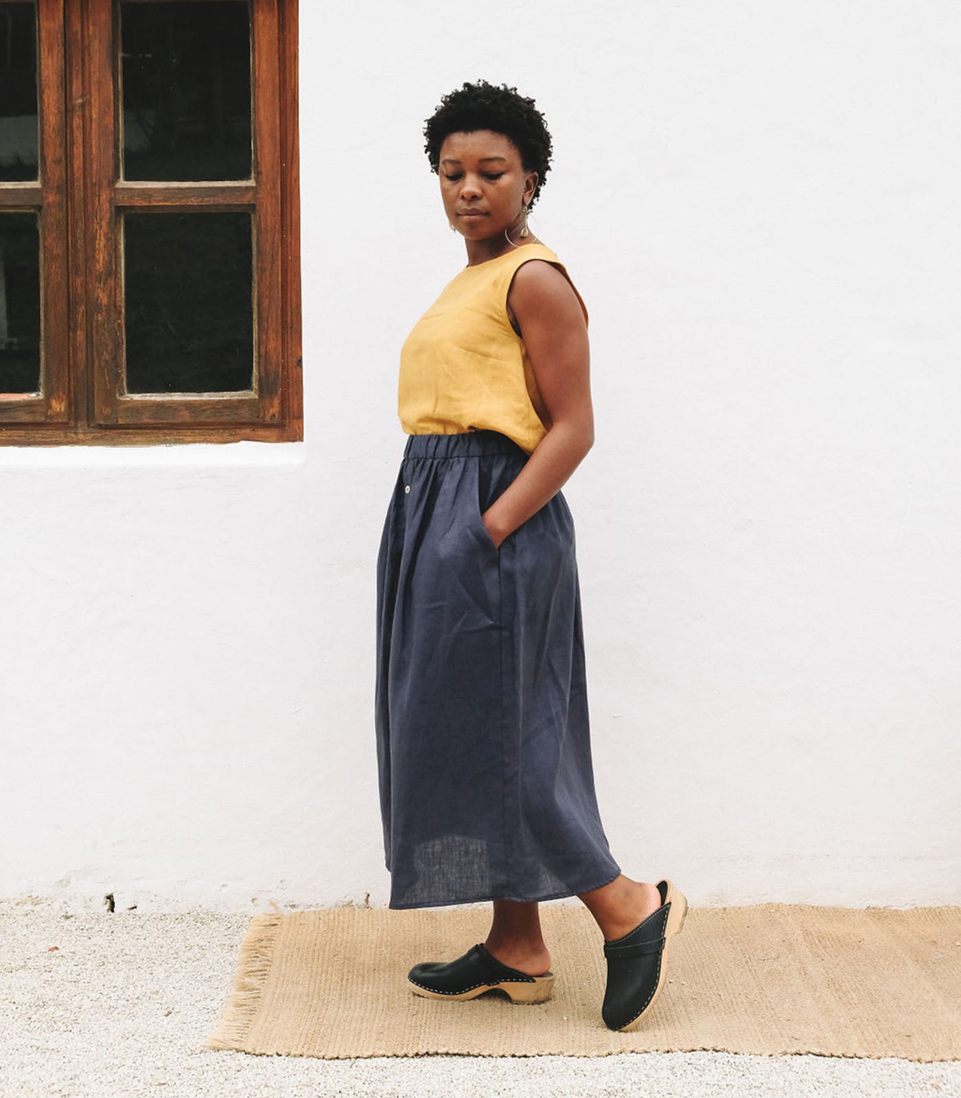 Navy button outlet skirt